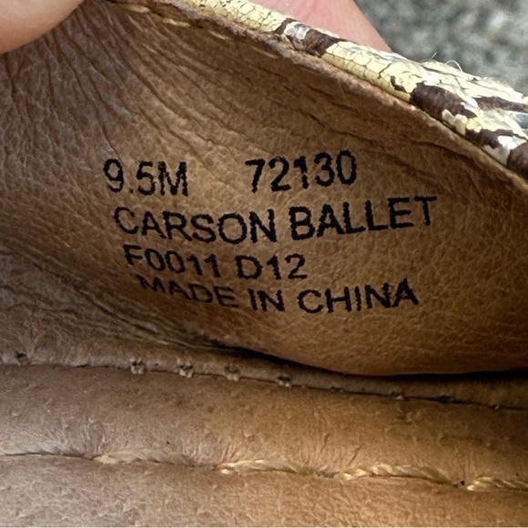 FRYE Carson Ballet Flats Beige Gold Leather Crackled Slip On - Picture 8 of 9